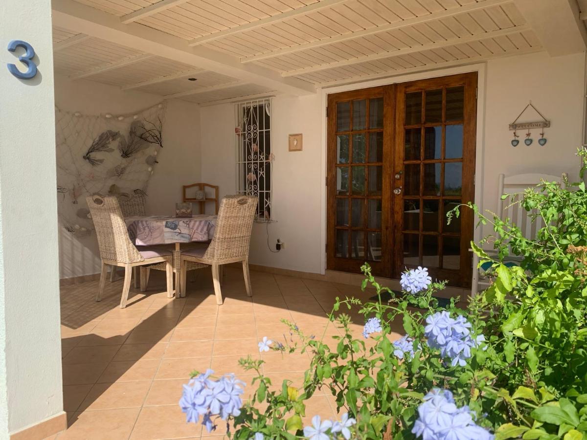 Vista Mare - Cozy Apartment With Beach At Walking Distance Dickenson Bay Exterior photo