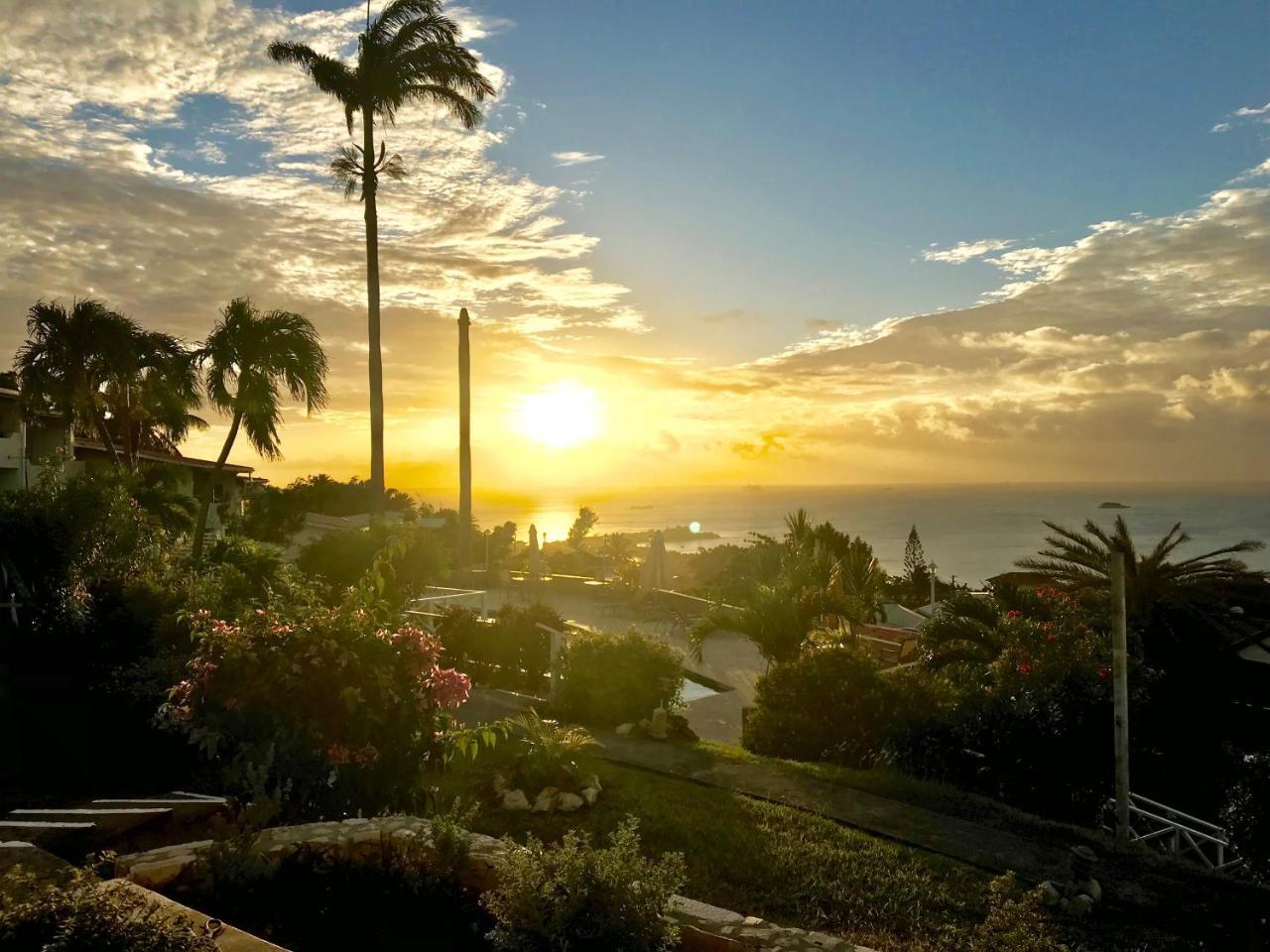 Vista Mare - Cozy Apartment With Beach At Walking Distance Dickenson Bay Exterior photo
